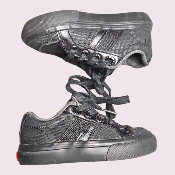 Levi's Black Shoes Size 5 - Picture 2 of 4
